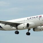 LATAM Airbus A319 aterriza con una rueda perdida y luego encontrada a 200 millas de distancia: video